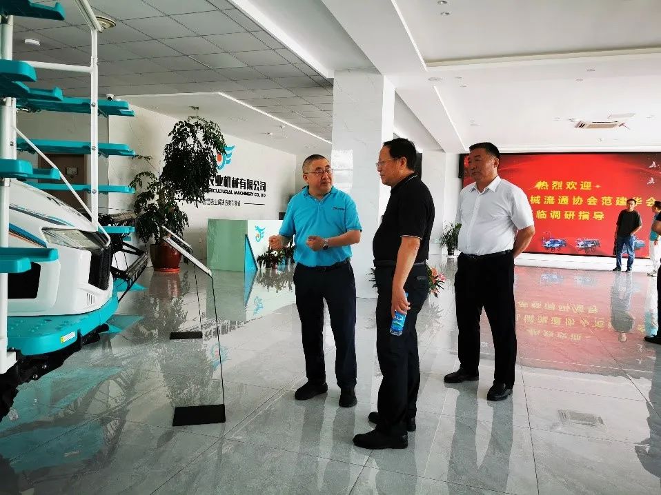 中國農(nóng)業(yè)機(jī)械流通協(xié)會(huì)會(huì)長(zhǎng)范建華來廠走訪調(diào)研